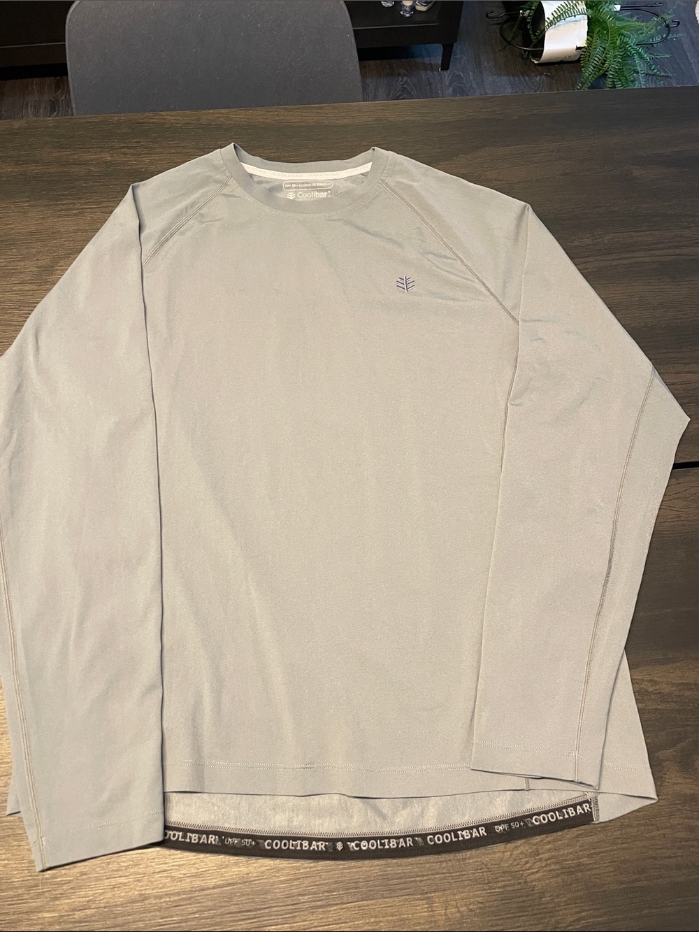 Coolibar Men's Long Sleeve Performance Tee in Light Gray